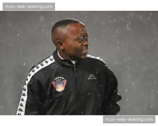 武里南联门将西瓦拉扑救神速 反击效率冠绝泰超联赛